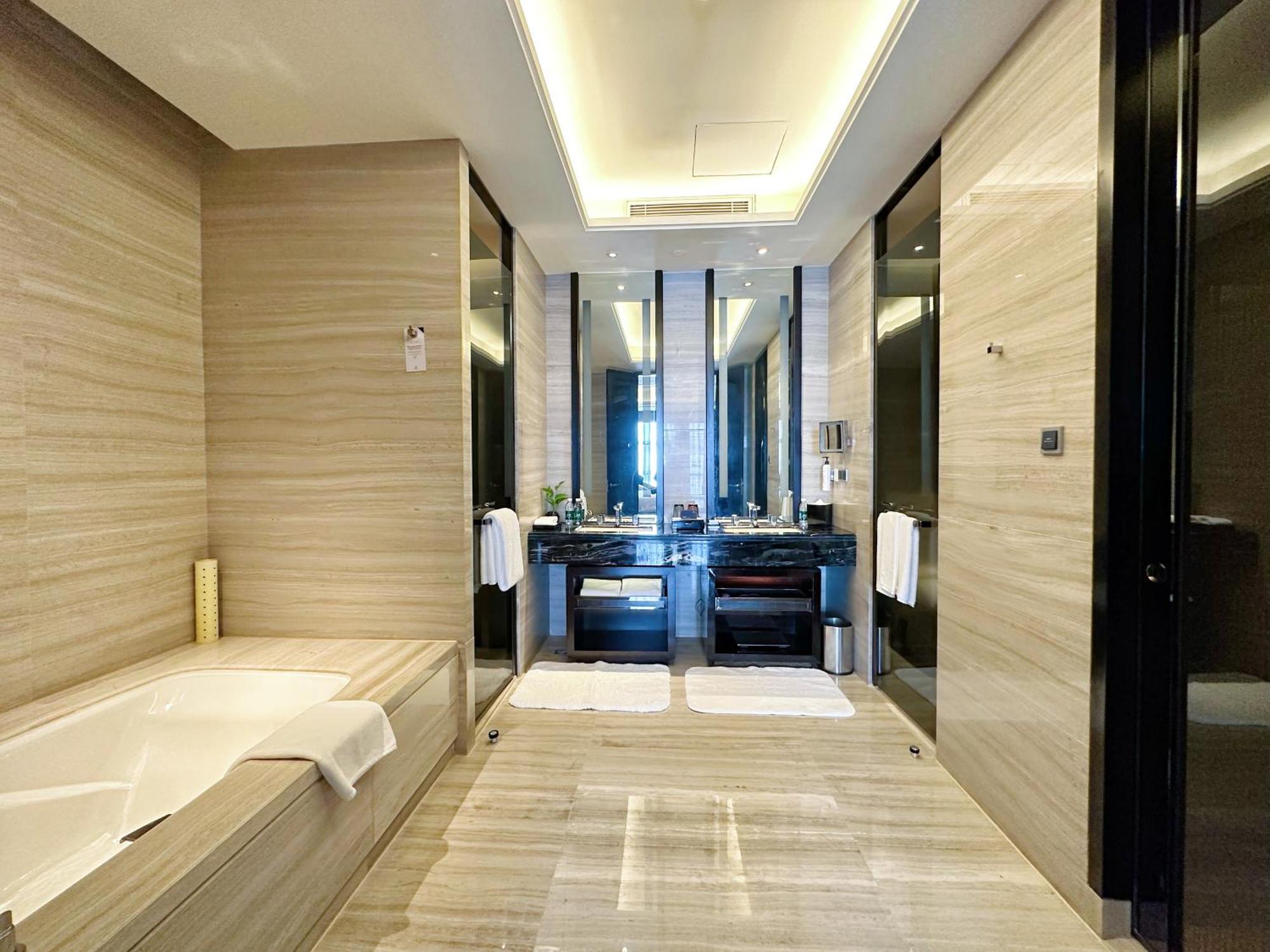 Wanda Realm Wuhan Exterior foto