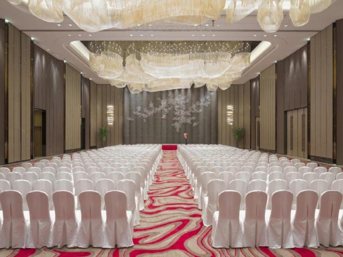 Wanda Realm Wuhan Exterior foto